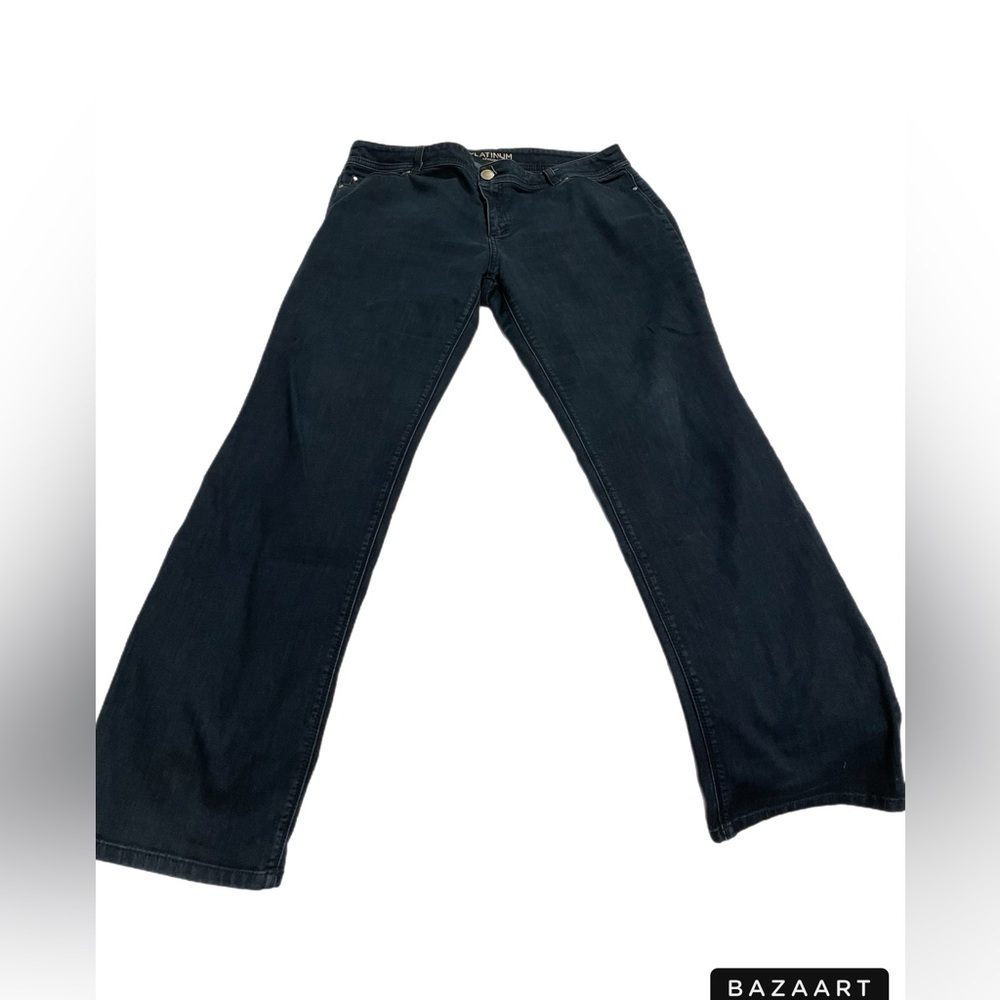 Platinum Chico’s straight leg dark wash size 2.5 F